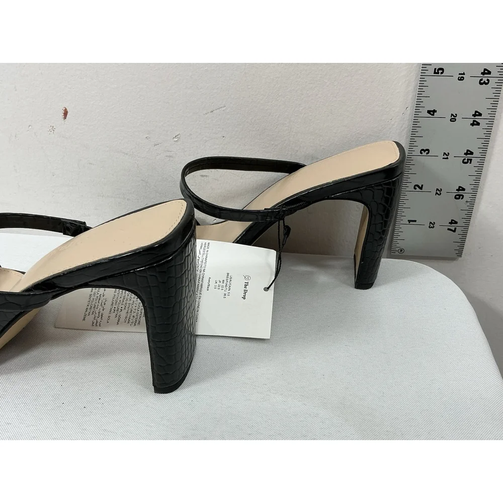 Womans New With Tags The Drop Strappy Slip On Sandals 5.5 Black Snake Skin
